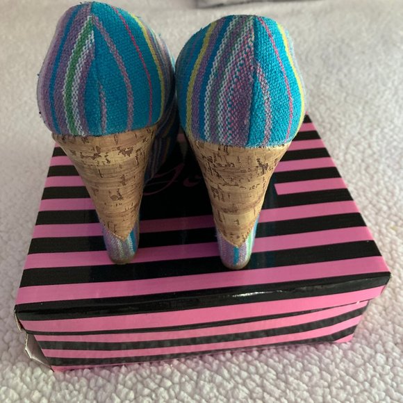 Yoki  Peep Toe Wedge Heel - Picture 4 of 6